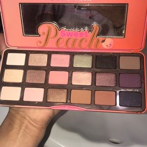 Too faced Sweet Peach pallet